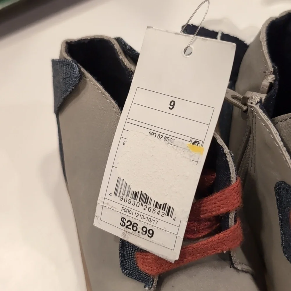 OshKosh NWT Size 9 Tan Denim Casual Boys Shoes